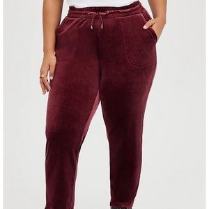 Tapered pull on pant-stretch velvet wine. 

NWT

Comfort with style!!!